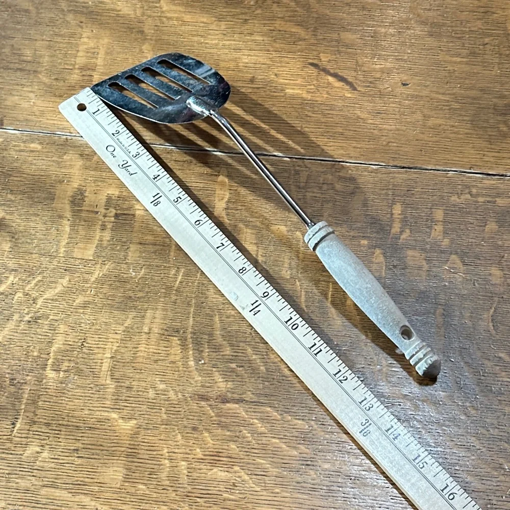 Ecko Unlimited durable spatula